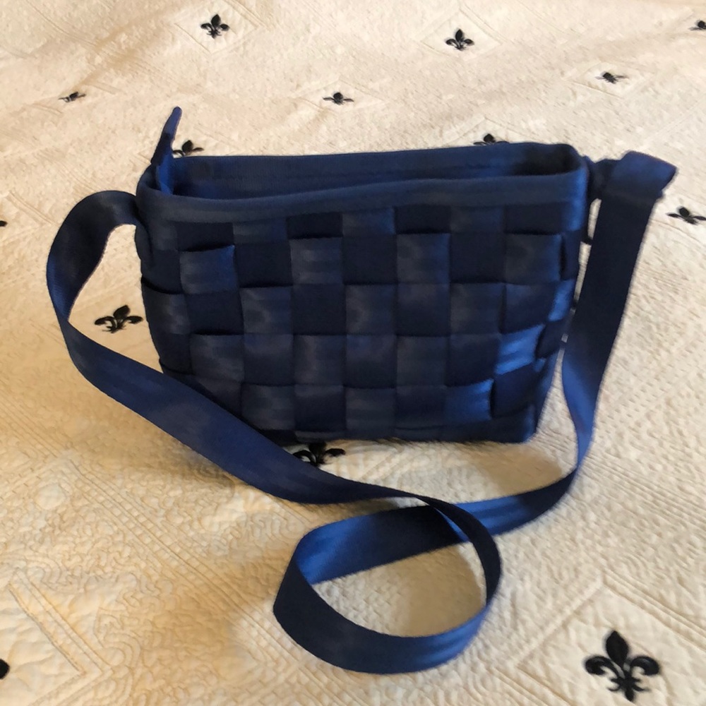 Harvey’s Seatbelt Crossbody